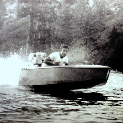 Sid in "H-Bomb" - No life jacket??